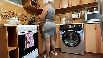 Stepmom'S Big And Mature Ass Gets Attention In Homemade Video