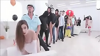 Quem É Essa Loira Bombástica No Vídeo Pornô Legal?