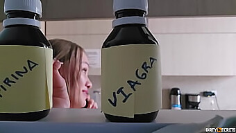 Yanlış Bir Viagra Olayından Sonra Üvey Annemle Beklenmedik Bir Aile Seks Karşılaşması